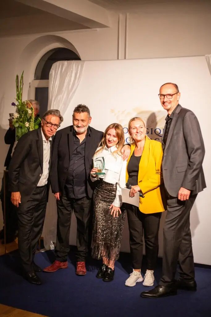 Meilenstein: Auszeichnung als „Best Newcomer 2023“ 3 Meilenstein: Auszeichnung als „Best Newcomer 2023“